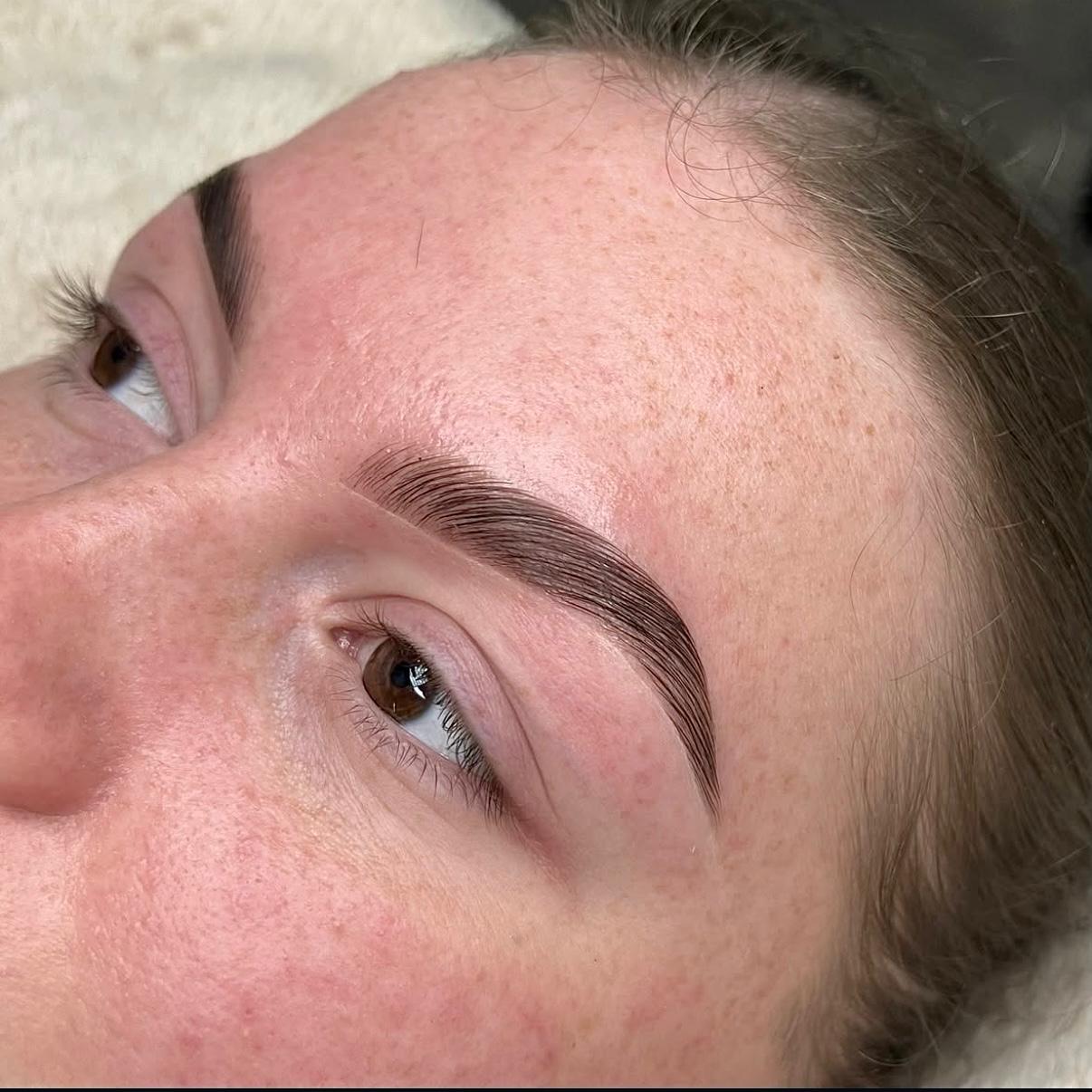 Powder Brows – Look Modern
