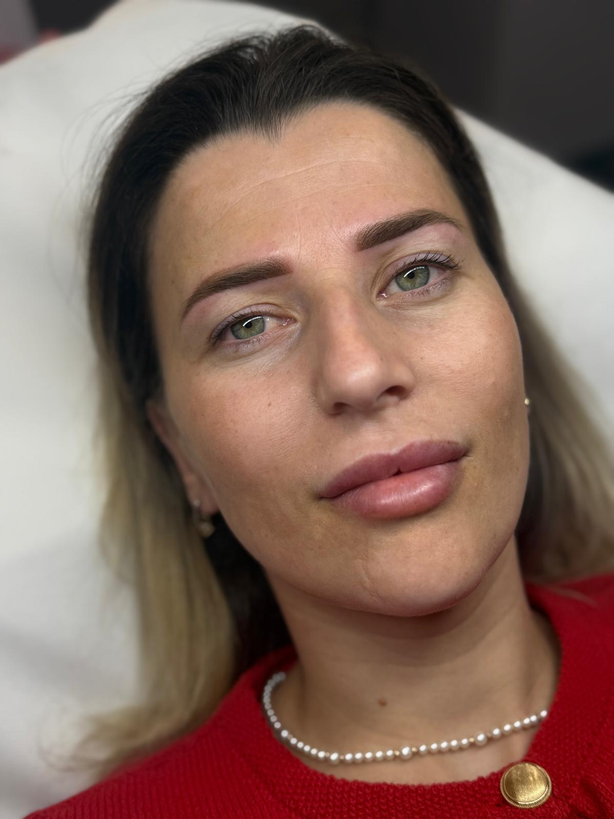 Clientă – Rezultat Sprâncene